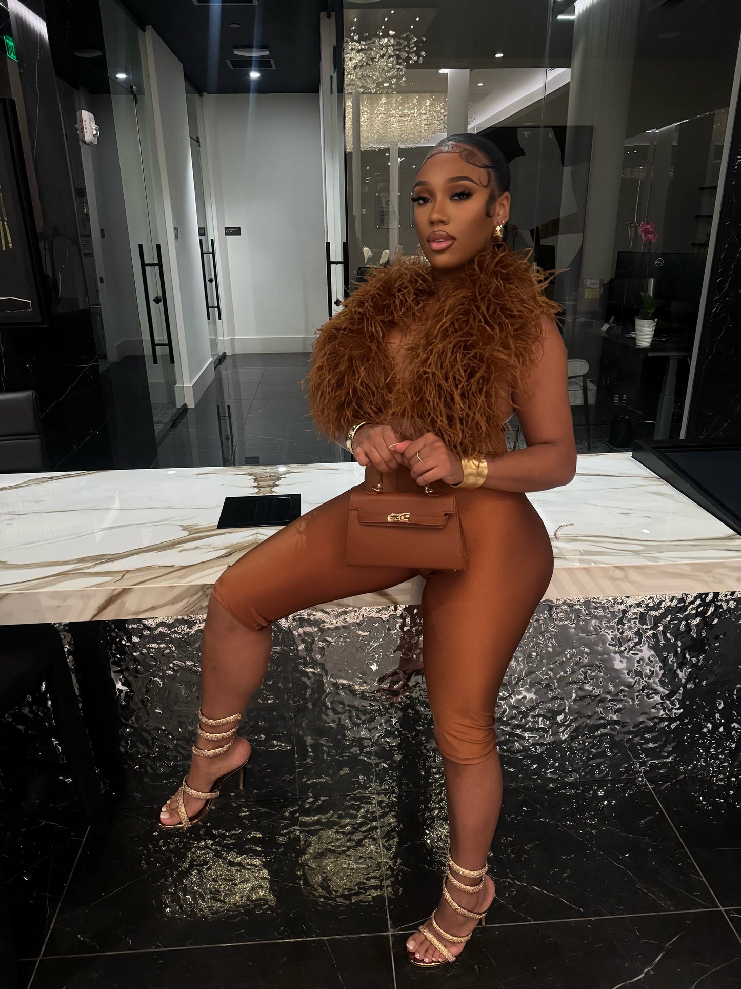 Cinnamon Capri pants fur set ￼ limited edition 3-5  days